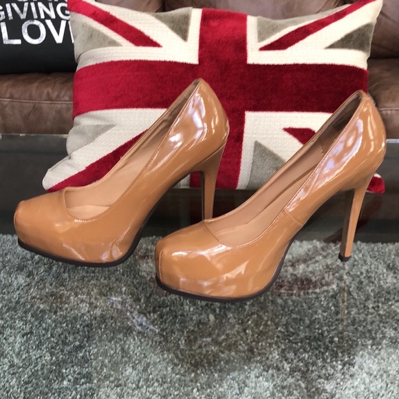 Steve Madden 8.5 nude platform heels - Picture 5 of 16